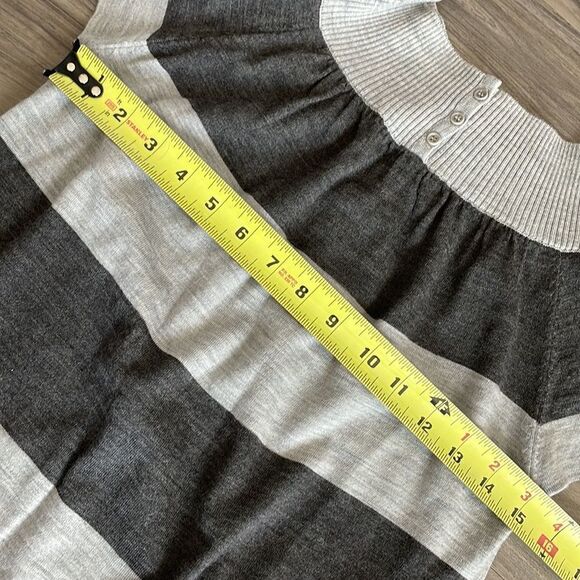 BCBG maxazria 100% Marino wool, off shoulder, open back, MED, like new! 1586 - Picture 9 of 13